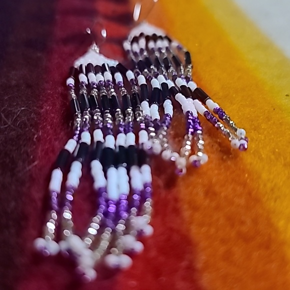 Beautiful beaded earrings! - Picture 2 of 3